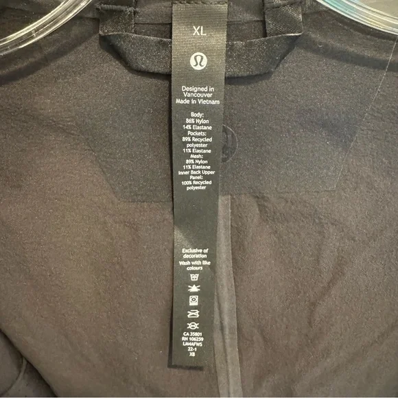 NWT Lululemon Men’s Weather-Resistant Black Rain Jacket, Size XL